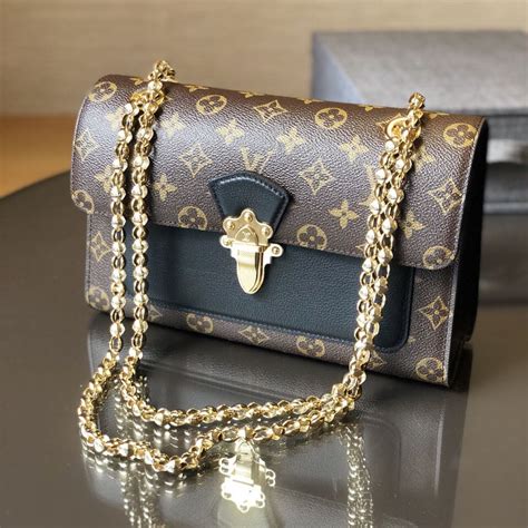 wear a fake bag and no one notcies|are designer bags legitimate.